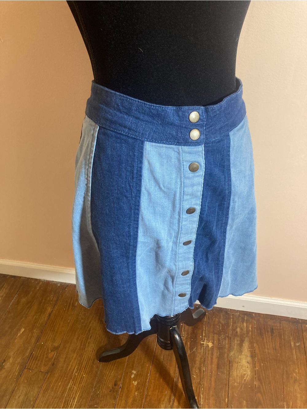 Sleeveless Two-Tone Denim Midi Skirt with Belt - Blue - Picture 5 of 9